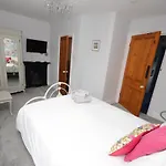 בית נופש Ingle Burrow *